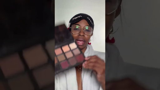 A MOMENT for this Makeup Look 🔥 #makeupshorts