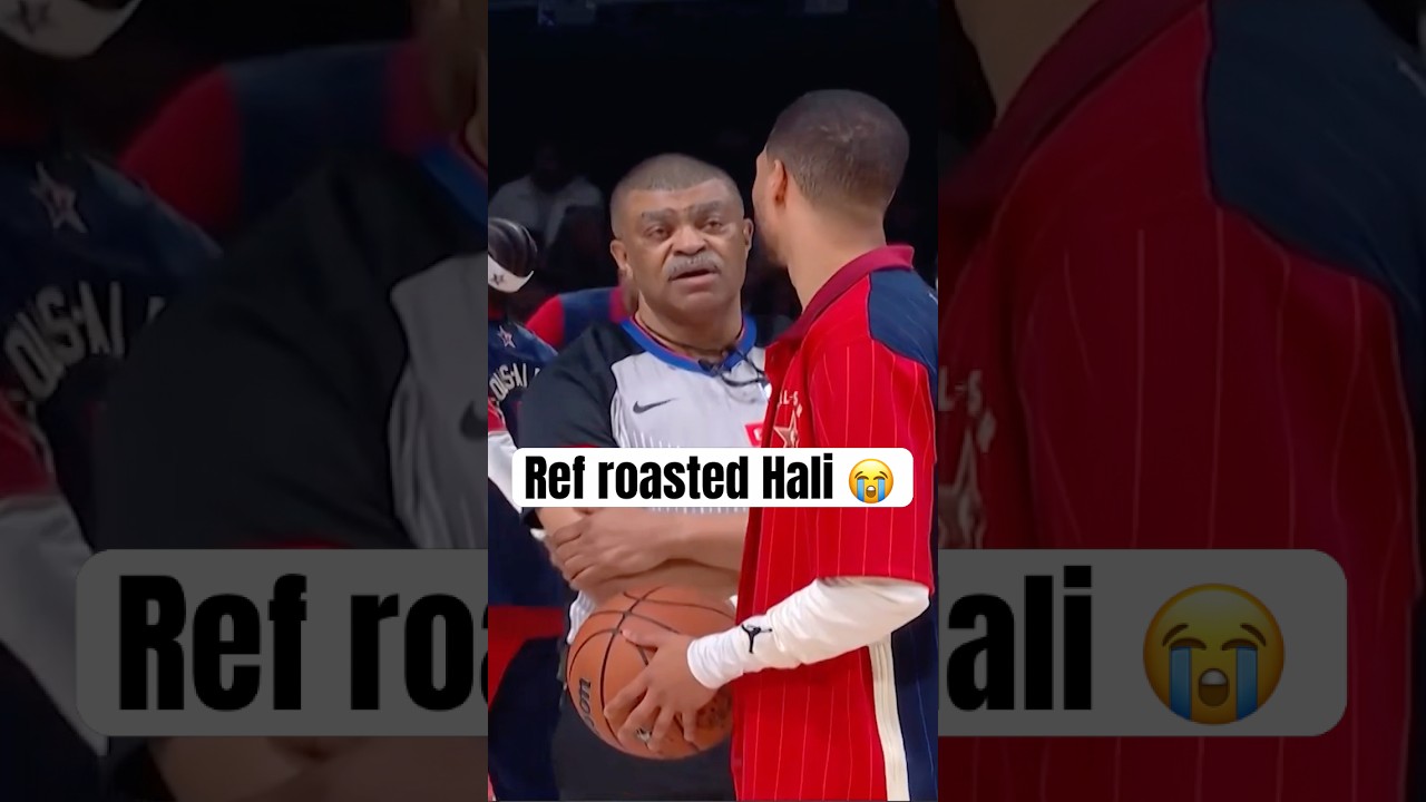 Ref doing Hali's shooting form 💀