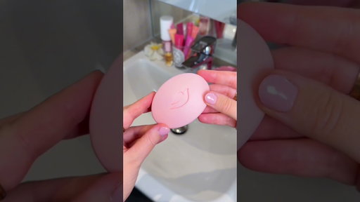 welllll overdue makeup brush clean 🫧🌸🎀🩰🧴#asmr #cleaning #cleaningmotivation #makeup