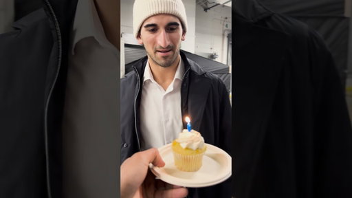 matty b-day game day 🥳🧁 #seakraken #Mattybeniers #gamedayarrivals