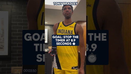 Tony Bradley Tries to Stop the Timer at 8.9 Seconds ⏱