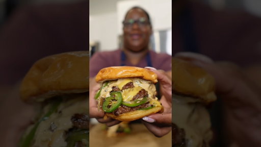 Jalapeño Smash Smash Burgers #recipes #smashburger