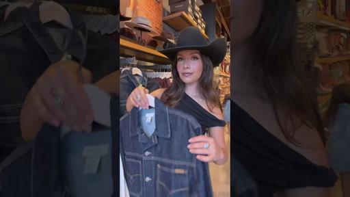 Shopping with Ariat 🤠 #westernfashion #westernwear #ariat #cowboyboots