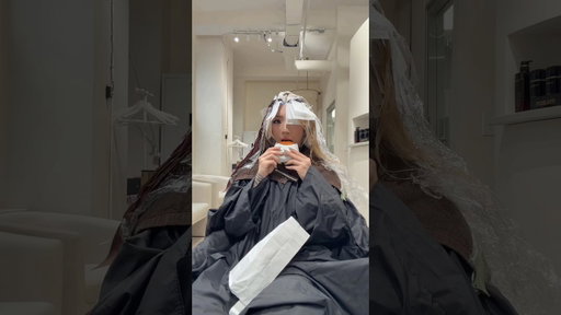 Come with me to finally change my hair…🫪🫪 #hair #hairstyle #haircut #hairdye #hairsalon