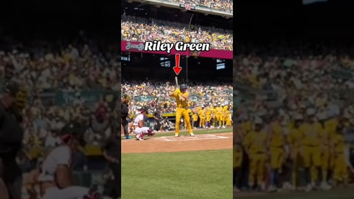 Bake them cookies Riley Green🎉 #bananaball #rileygreen #baseball #trend