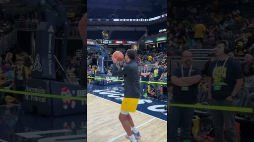 Tyrese Haliburton Invited Young Fan on Court to Help Him Warmup for FanJam 💙