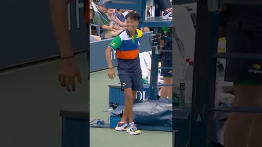 His SHOE fell off! 😂