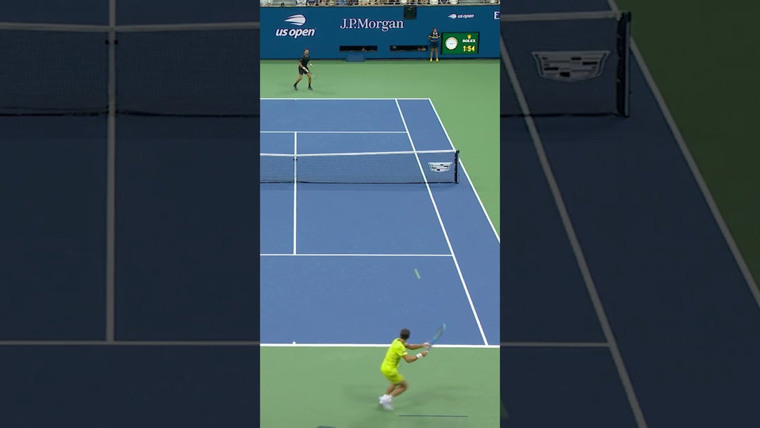 Djokovic is playing AGGRESSIVE tennis! 🎾