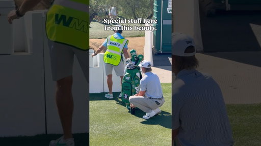 Potentially the coolest bag on tour?! Do you agree?..#golf #knapptime #pgatour #golfbag