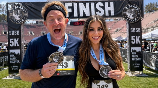 We Ran The 2Bears 5K | Rose Bowl Party!