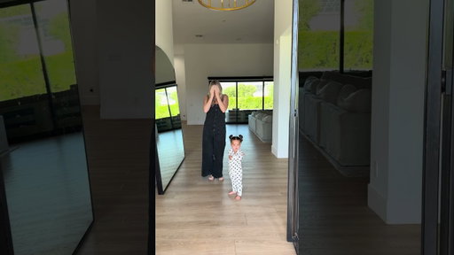 Halle’s first tiktok trend😆✨ #trend #dance #momandbaby #21months