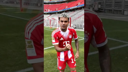 Luis Díaz LOVES to give nutmegs 😁🥜
