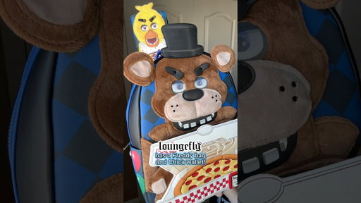 This Freddy Bag WATCHES you with Chica Wallet! #fnaf2movie #fnaf #fivenightsatfreddys #freddyfazbear