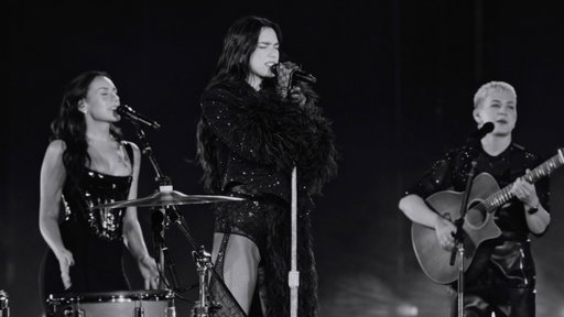Dua Lipa - These Walls (Live From Mexico)