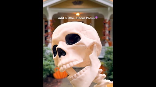 Be the house your younger self wanted to trick or treat at 🎃🍬