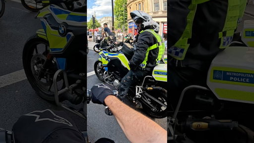 Interactions and fun in London #harveyridesbikes
