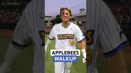Travis Moniot Walk-Up to Fancy Like Was a VIBE #texastailgaters #walkupsong