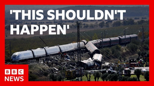 Rail expert unpacks deadly train crash in Spain | BBC News