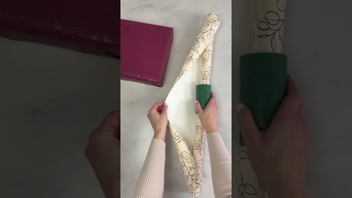 Look at this GORGEOUS wrap! 🤍✨ #christmas #wrapping #giftideas #apple #howtowrap