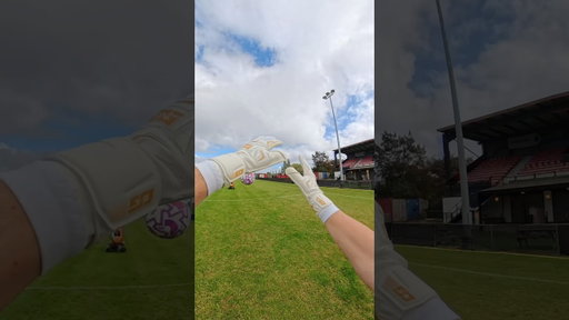 How satisfying is this 😍 #football #goalkeepergloves #goalkeeper #goalkeepertraining
