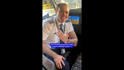 She's marrying a United 737 first officer and wanted her vows to have a special *ring* to them. 💍