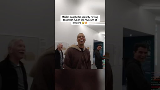 Marlon catches his security guard having too much fun 😭 #marlon #mar3lg #twitchclips #shorts