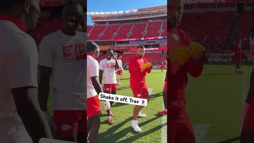 Shake it off, Trav 🕺🤣