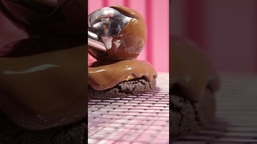 Your new favorite cookie is here! 💚🍫 Say hello to our NEW Dubai Chocolate Cookie.