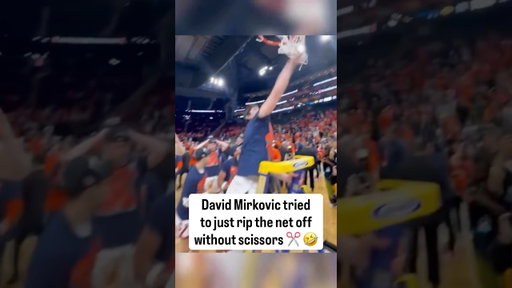 David Mirkovic tries ripping off net 🤣 #illini #collegebasketball #marchmadness