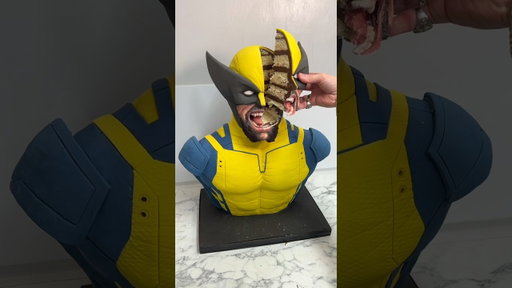 Making Wolverine out of CAKE 🍰 #wolverine #ps5 #cake #cakedecorating #marvel
