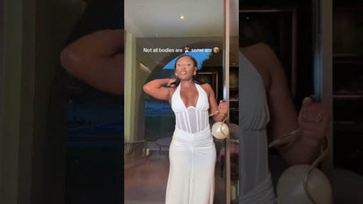 The dress is the moment🤩