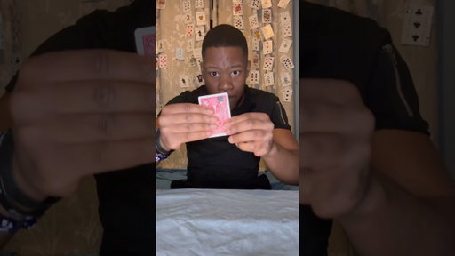 Most people get this wrong… #magictricksshorts #magic #ai #cardtrick