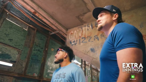 EXTRA INNINGS EXCLUSIVE: Blue Jays rookies sign The Green Monster!