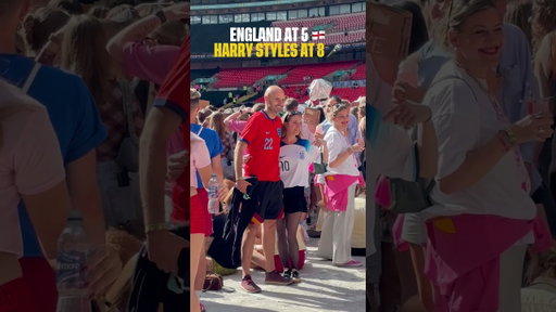 When Football meets Harry Styles fans ❤️🏴󠁧󠁢󠁥󠁮󠁧󠁿