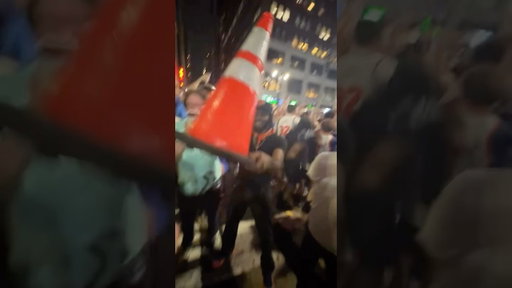 KNICKS FAN CONE TOSS 🗽