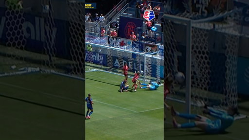 That was a close one 😮‍💨 #nwsl #soccer #football