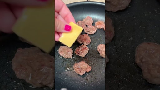 Mini cheeseburgers are too cute not to make! 🥔🧀🍔
