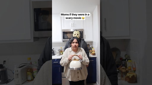 Moms if they were in a scary movie😂#scarymovies #scarymovie #mom #comedyskits #comedyshorts