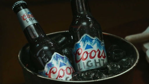 People don’t just like beer, people like cold beer. Take it from Lainey Wilson.