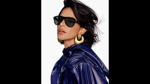 Bruna Marquezine in the new Ray-Ban Meta (Gen 3) Aviator