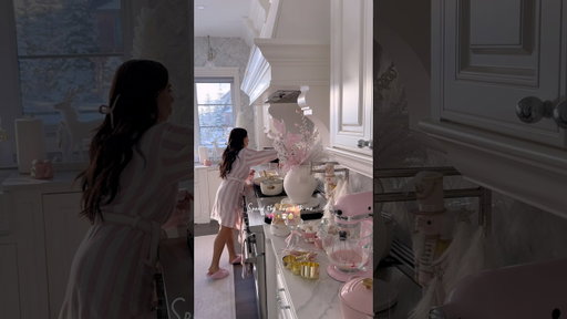 Festive Pinkmas vlog…🎅🏻🎀🧁I baked, shopped, wrapped gifts, and hauled!🎀