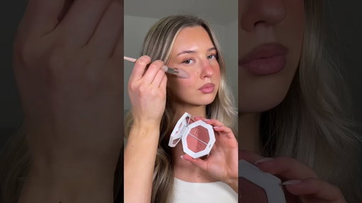 wait i love this so much it’s like a bronzer, blush and highlight in one ???