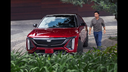 Catch Checo Perez | LYRIQ-V | Cadillac