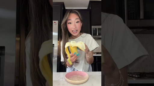 making a FRESH BANANA matcha?!!! this one was sooo good #matchalatte #matcharecipes #matcha