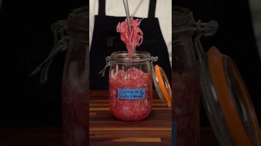 Pickled red onions you’ll be putting on everything! Recipe 👇🏽