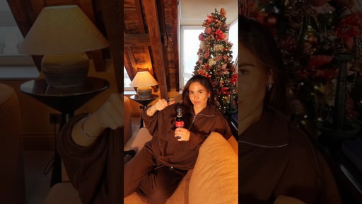 Holiday vibes with friends,food & @Coca-Cola ❤️ #CocaColaChristmas #CocaCola #RealMagic #uplift #ad