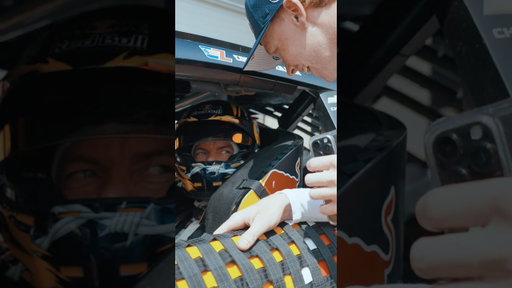 “THIS IS SO FUN!” 🤯 MAD MIKE REACTS TO HIS FIRST NASCAR CHEVY DRIVE