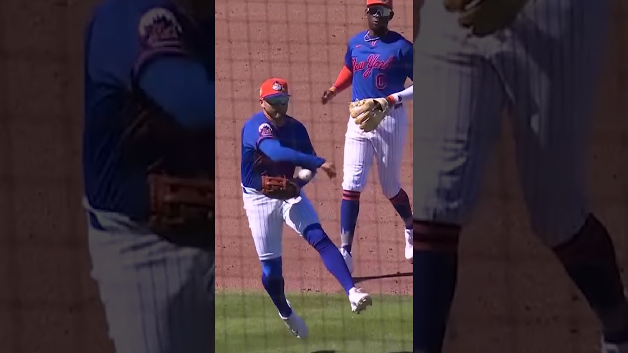 Bo Bichette makes an INCREDIBLE barehanded play! 👏