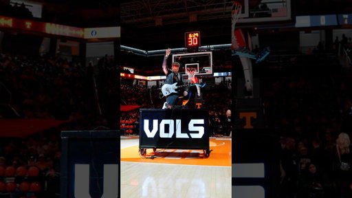 Enter Sandman for 20,000 Vols fans 🏴‍☠️🔥 @TennesseeAthletics