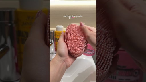 #haircare #hairwash #everythingshower #showertok #showering #showerroutines #showerroutine